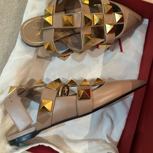 Authentic Brand New Valentino Garavani Taupe Leather Roman Stud Ballet Flats - Picture 6 of 9